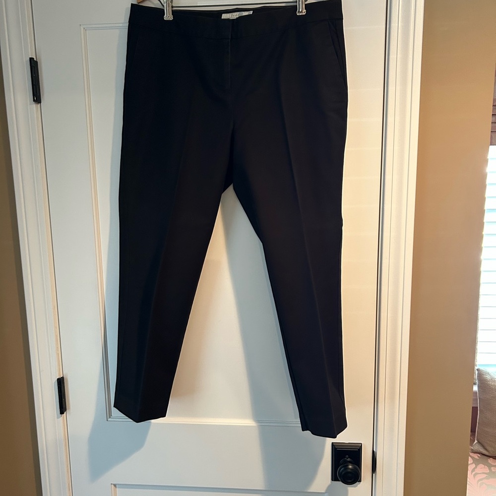 Boden,size 12, pant,tapered leg,front zipper, side pockets,smoke/pet free home